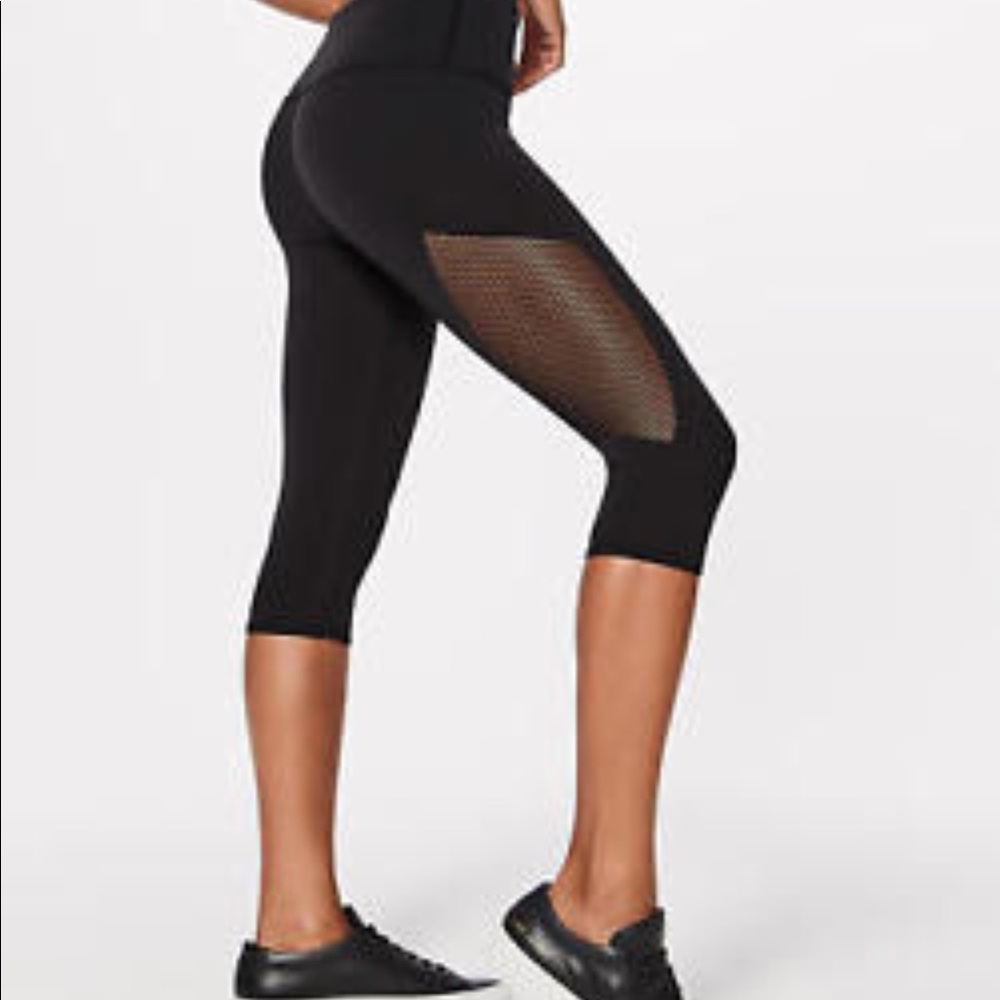 NWOT Lululemon reveal crop leggings